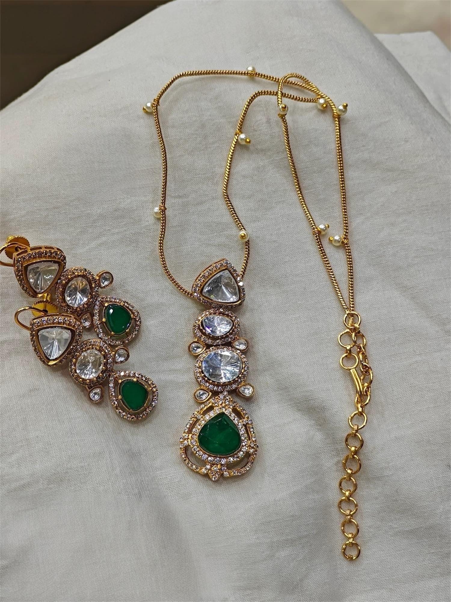 Royal Sabyasachi Inspired Emerald green doublet Pendant Necklace With Earrings,Indian Pakistani Punjabi Wedding Jewelry Set/Statement Set