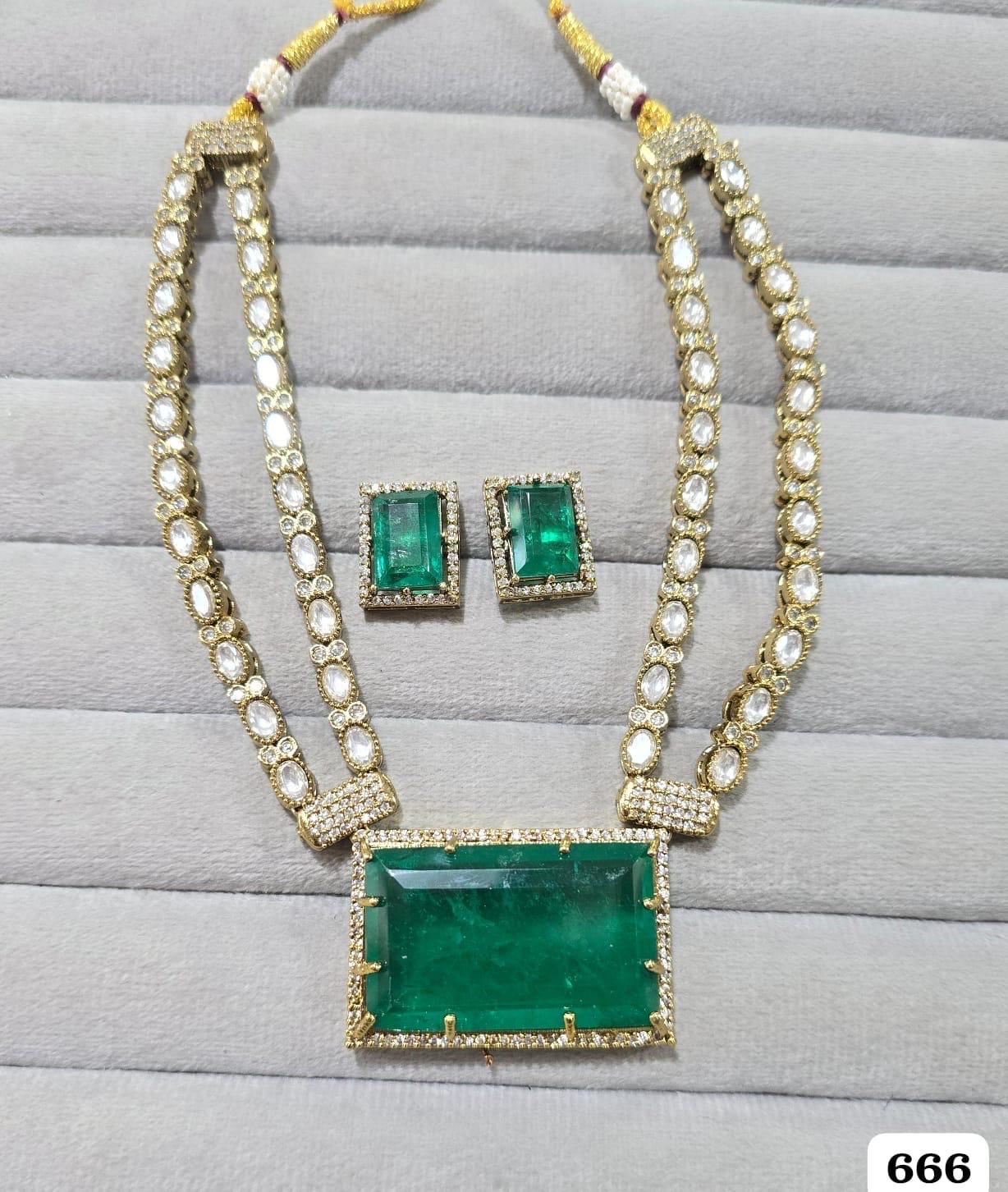 Gold Finish Emerald Green polki Doublet Stones Uncut Moissanite Polki Kundan Wedding Jewelry Necklace Set with Earings statment Jewelry