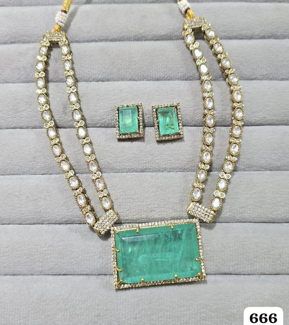 Gold Finish Emerald Green polki Doublet Stones Uncut Moissanite Polki Kundan Wedding Jewelry Necklace Set with Earings statment Jewelry