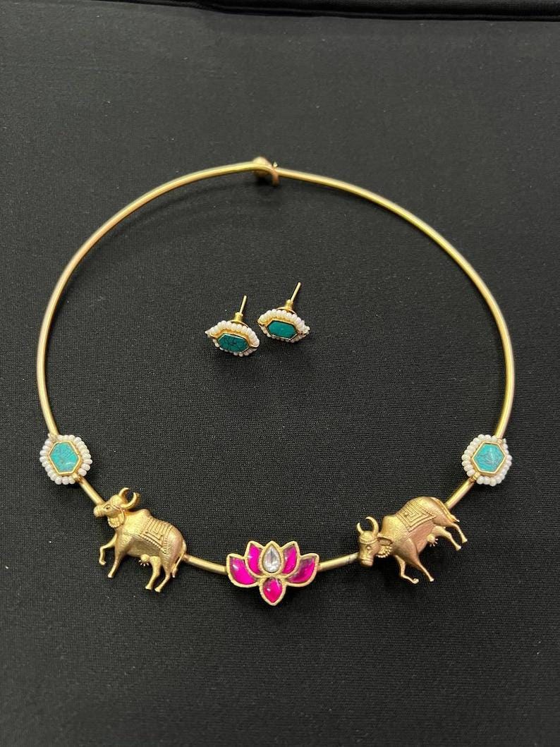 Sabyasachi inspired Cow Lotus Hasli Necklace with Stud Earrings/Statement Jewelry/Elegant Jewelry/Unique Jewelry/Kundan set
