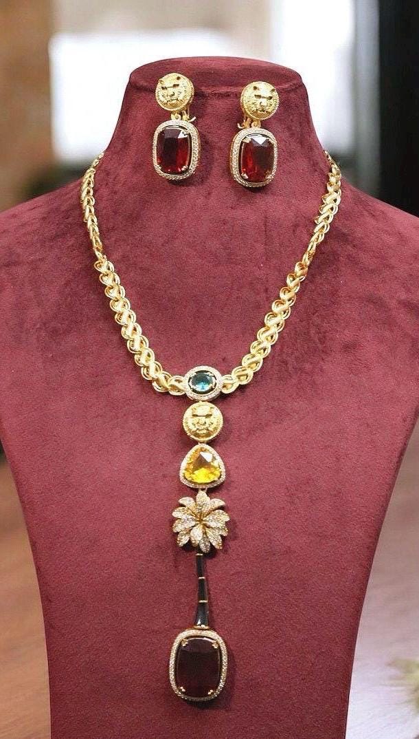 Bollywood Celebrity, Kareena Kapoor, Inspired Jaguar Kundan Pendant With Earrings Indian Jewelry, Sabyasachi Statement Jewelry