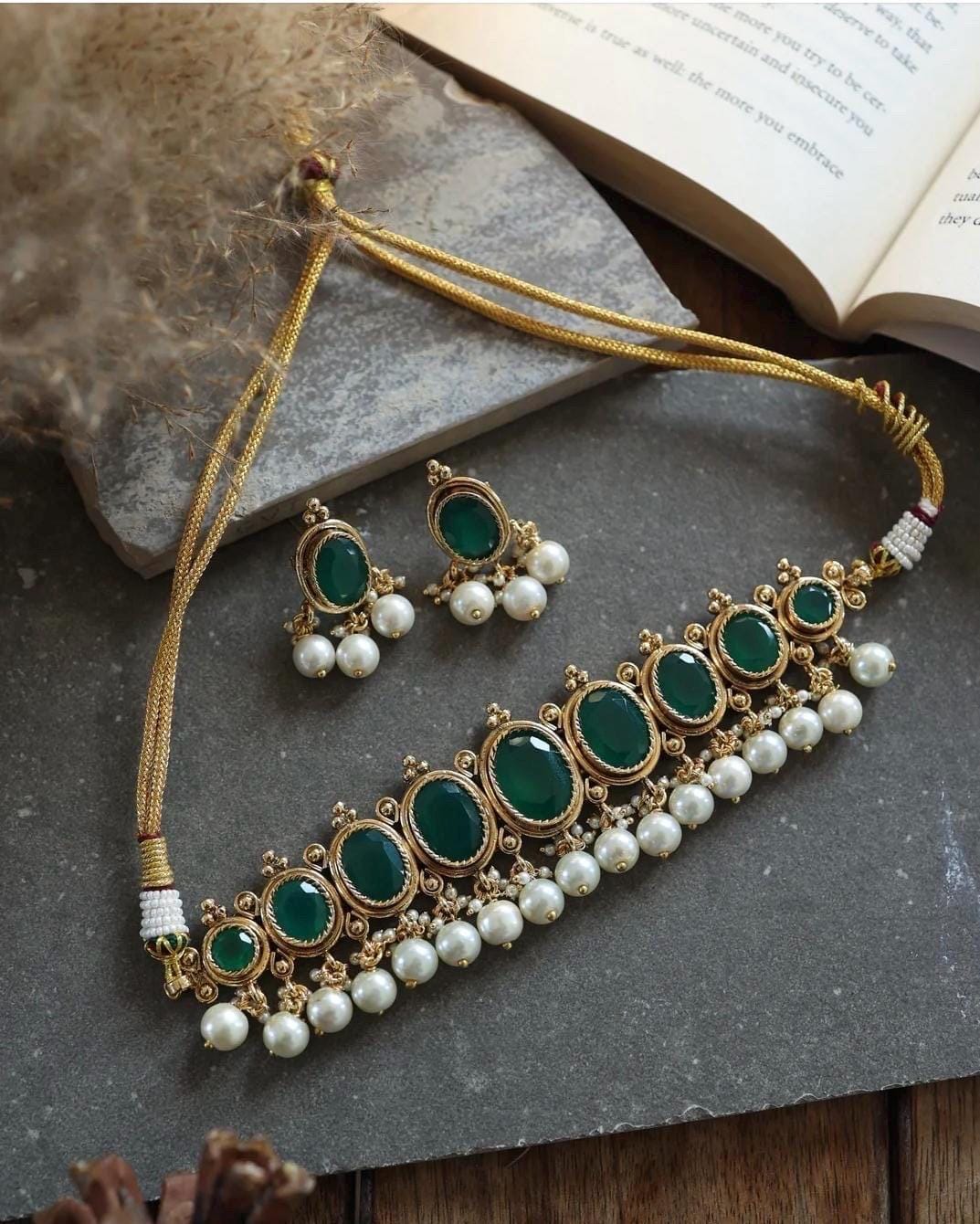 Sabyasachi inspired emerald green Choker set with earrings/Indian Pakistani Necklace Set/Bridal jewelry/Statement necklace/Bollywood