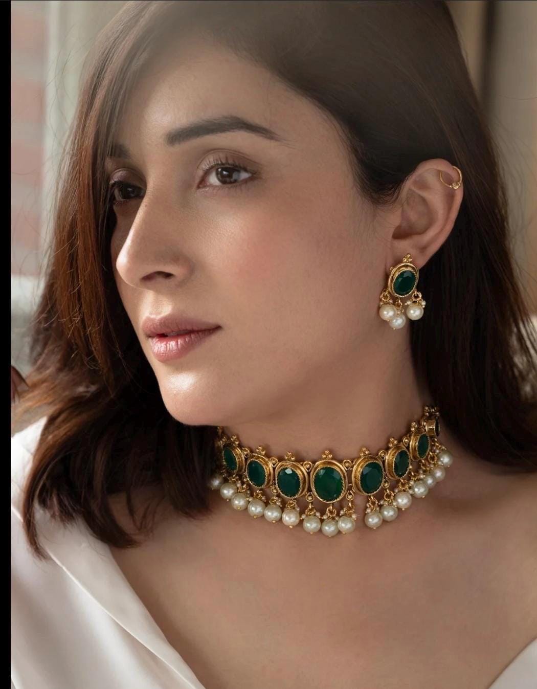 Sabyasachi inspired emerald green Choker set with earrings/Indian Pakistani Necklace Set/Bridal jewelry/Statement necklace/Bollywood