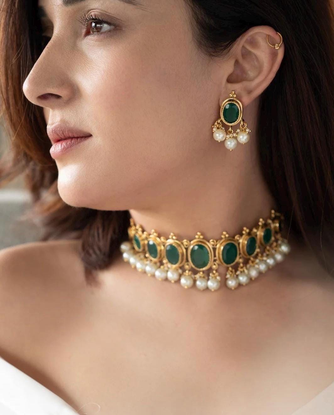 Sabyasachi inspired emerald green Choker set with earrings/Indian Pakistani Necklace Set/Bridal jewelry/Statement necklace/Bollywood
