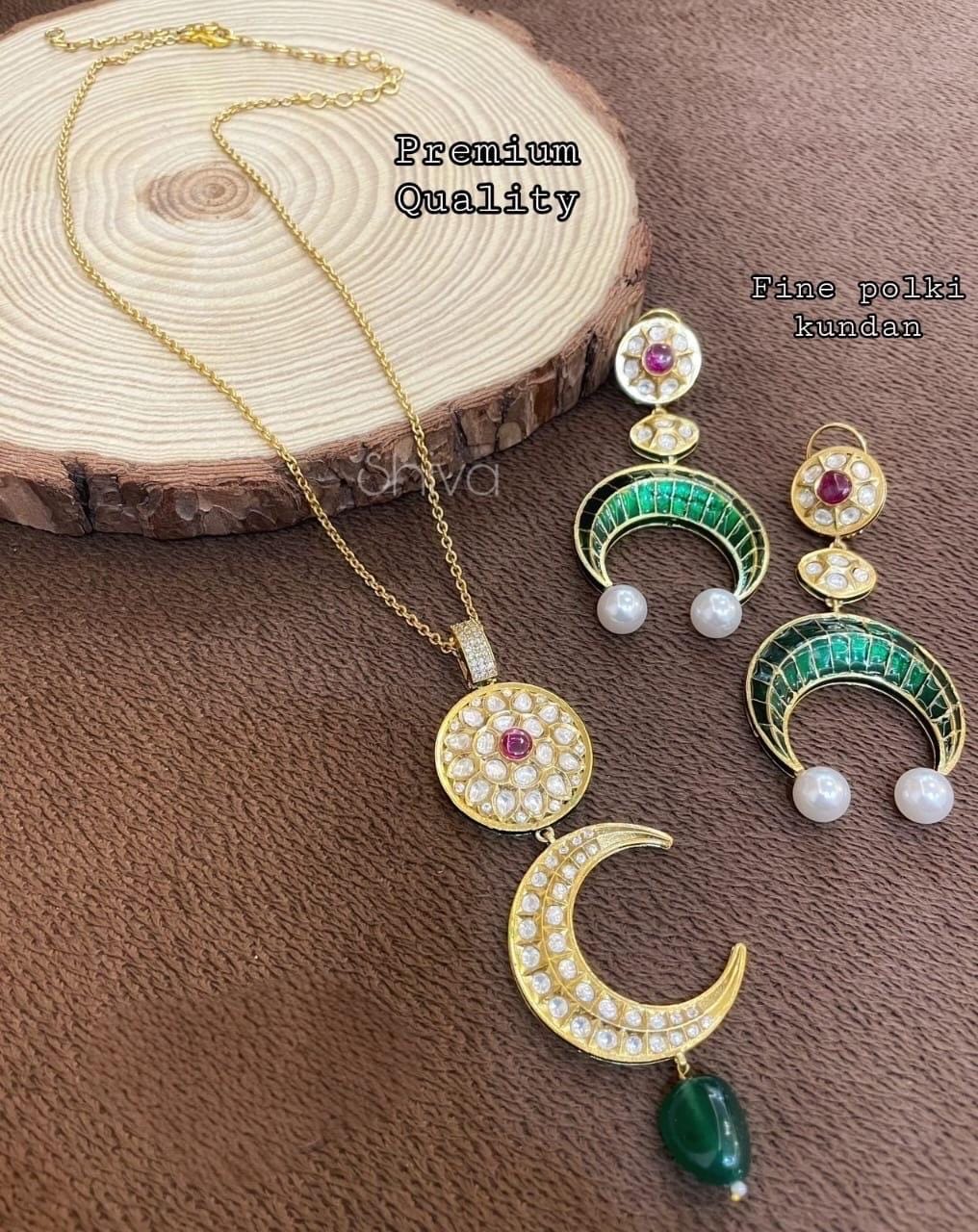 Bollywood Celebrity, Kareena Kapoor, Inspired Polki Kundan Pendant With Earrings Indian Jewelry, Sabyasachi Statement Jewelry,Pakistani set
