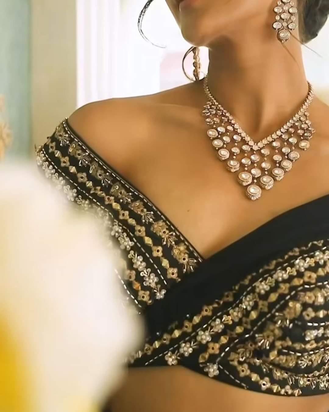 Premium quality Mossanite polki antique gold plated bridal wedding Statement Indian Pakistani Sabyasachi inspired necklace set with earrings