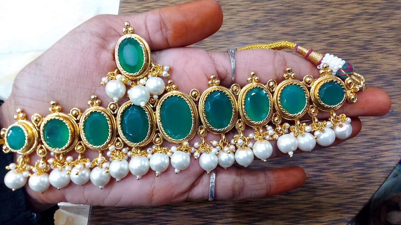 Sabyasachi inspired emerald green Choker set with earrings/Indian Pakistani Necklace Set/Bridal jewelry/Statement necklace/Bollywood